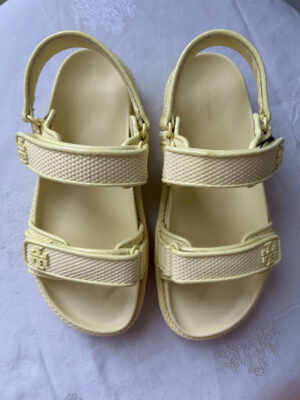 35 TB(4) Tory Burch Kira Sport