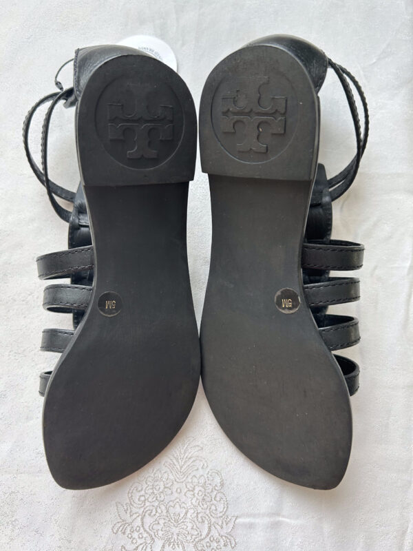 36 TB(1) Tory Burch Gladiator