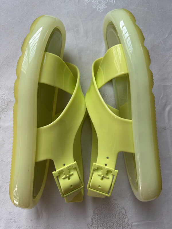 45 TB(3) Tory Burch Jelly Sandals