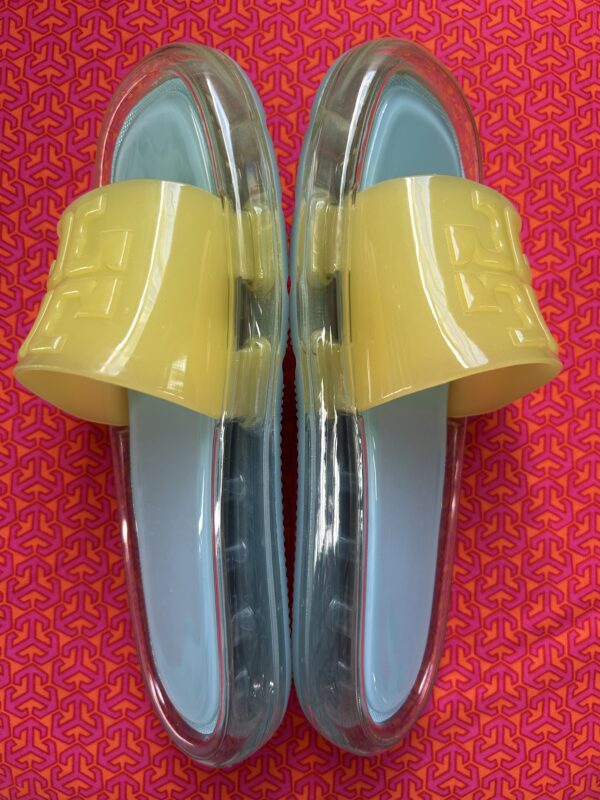 69 TB (4) Tory Burch Jelly Sandals