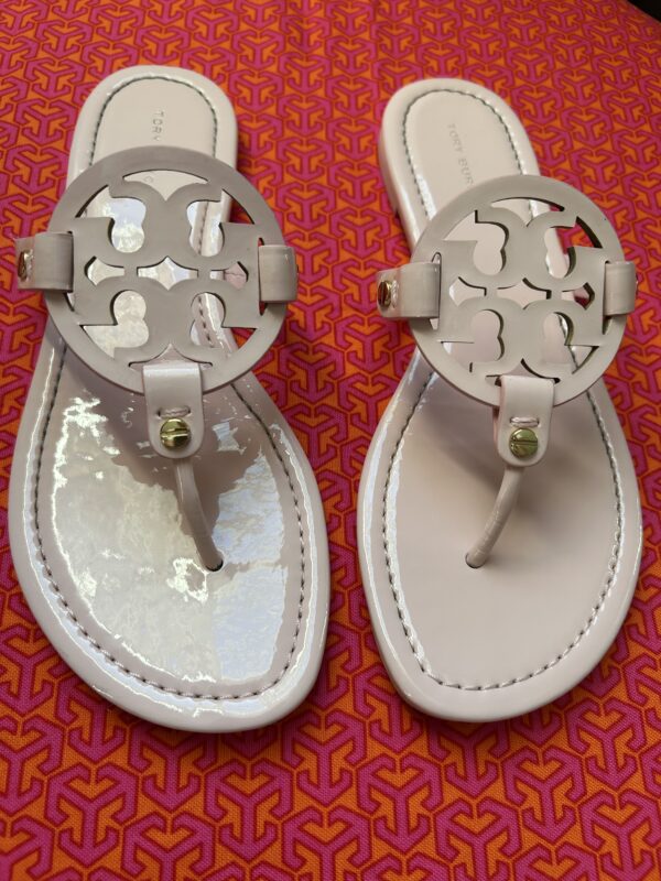 70 TB (3) Tory Burch Flat Sandals