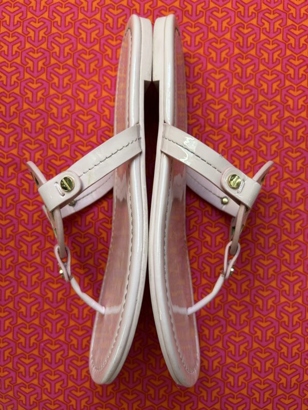 70 TB (5) Tory Burch Flat Sandals
