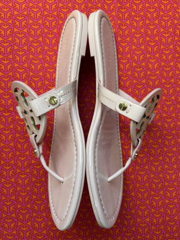70 TB Tory Burch Flat Sandals
