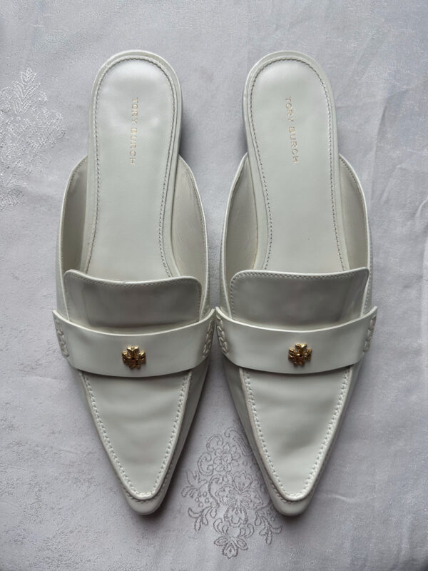 9 TB(3) Tory Burch Pointed Loafer